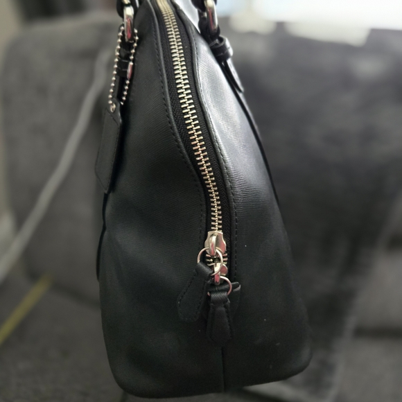 Coach Black Leather Women's Bag - Picture 7 of 8